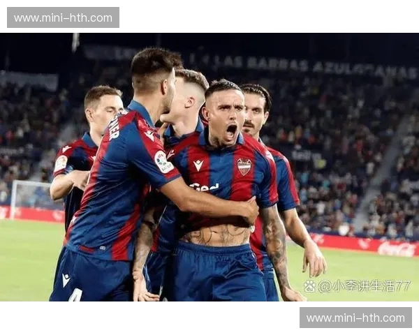 传奇重逢：C罗与皇马、曼联恩怨情仇的绿茵史诗